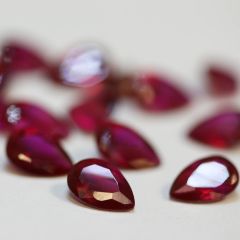 RED PEAR Cubic Zirconia